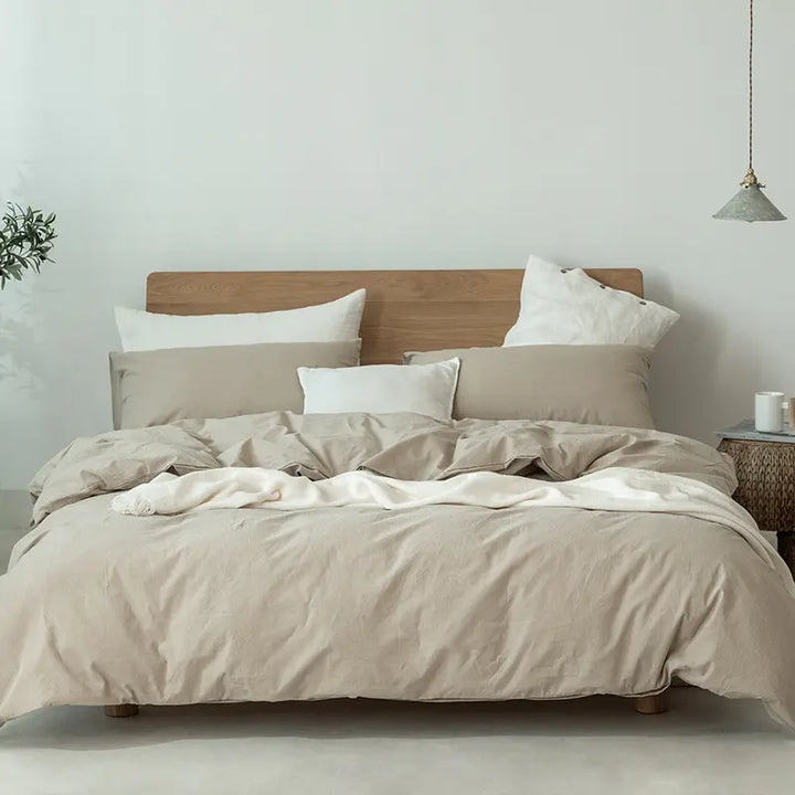 Minimalist grid-pattern bedding set